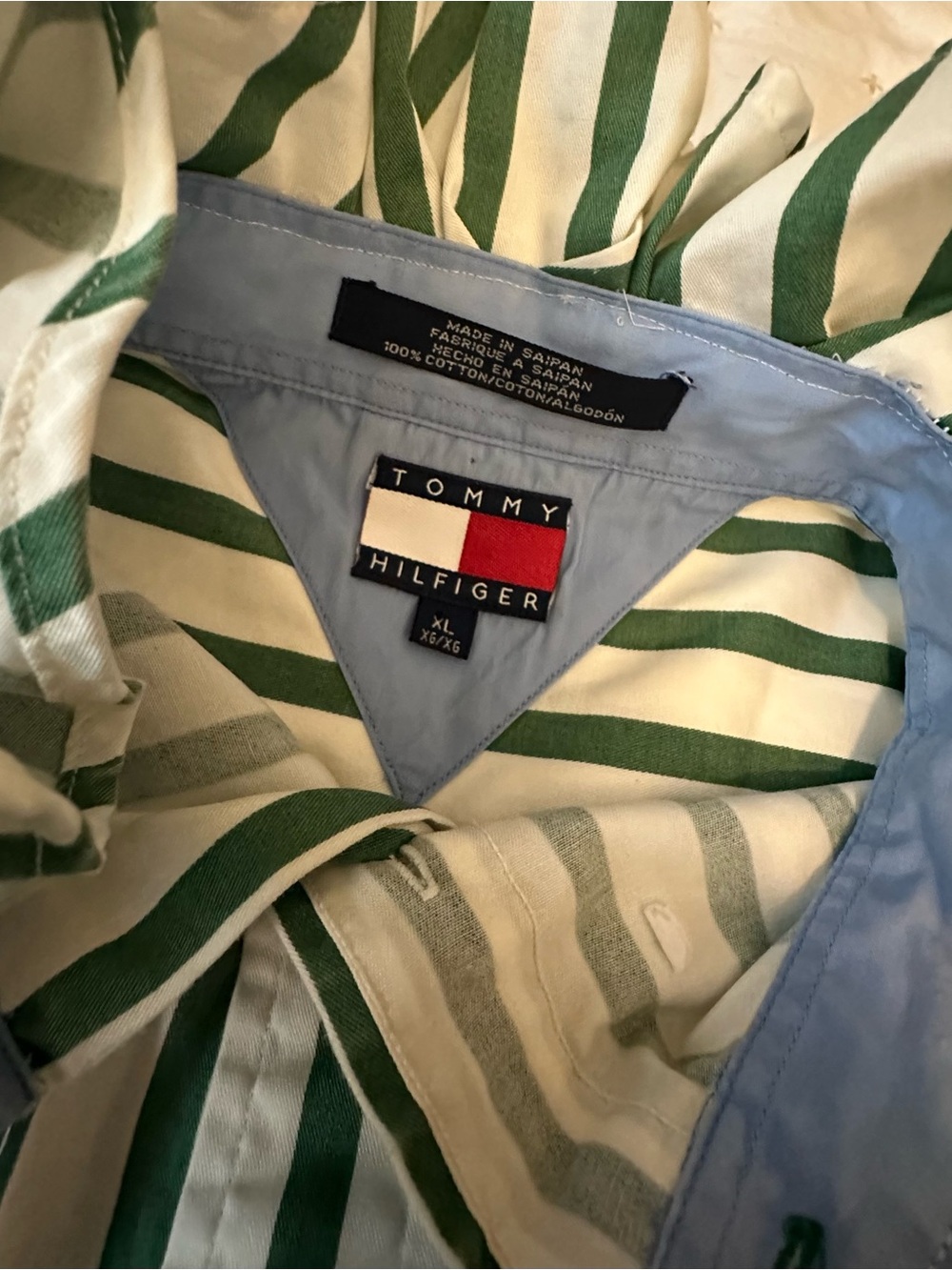 Women - Upcycled (reworked) men’s shirt with ruffled collar - Picture 5 of 8